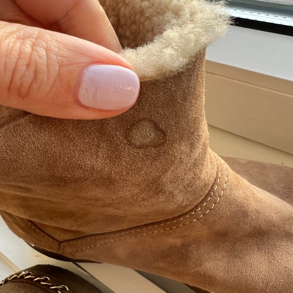 Chanel suede shearling cap toe winter boots/ TAKING OFFERS - Picture 10 of 12